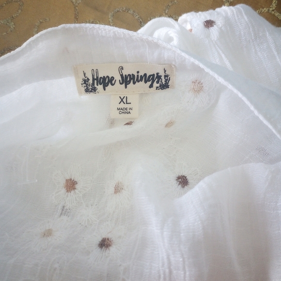 Hope Spring White Embroidery Floral Lady Top. - Picture 3 of 5